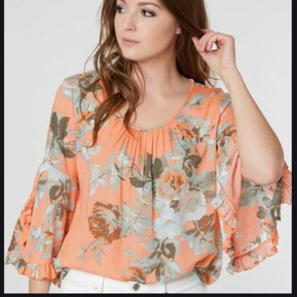 Coco + Jaimeson Peach Floral Top Large 3/4 sleeve